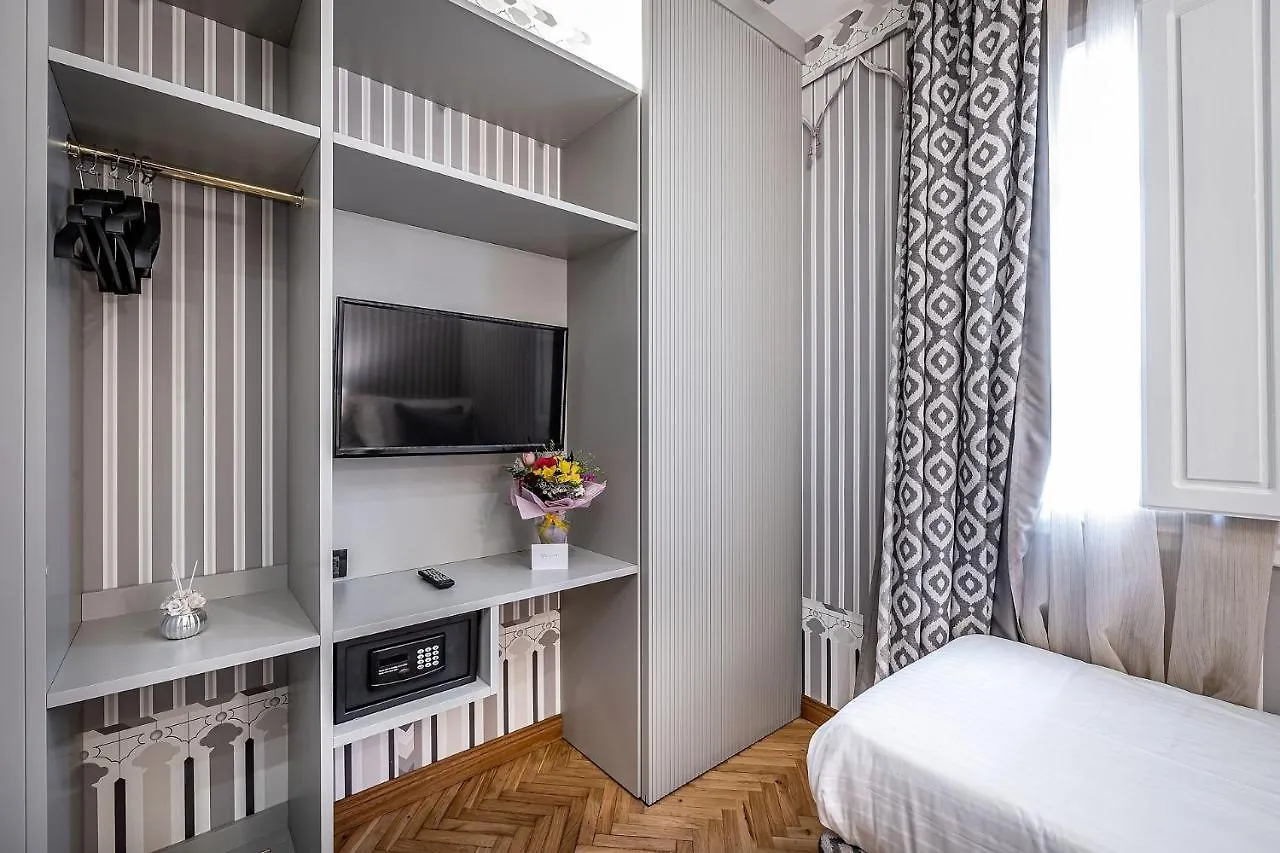 ***  Hotel Duomo Firenze Италия