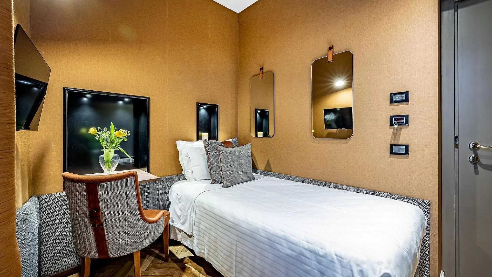 Hotel Duomo Firenze 3*, Florence